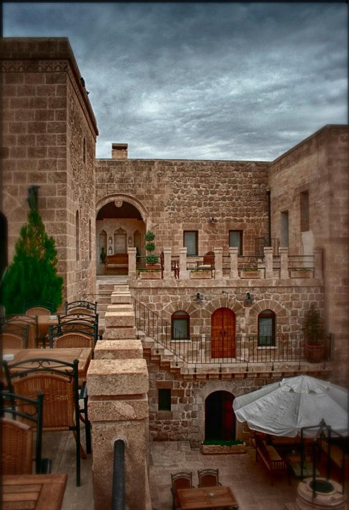 Kasr-I Nehroz Hotel Midyat Eksteriør bilde
